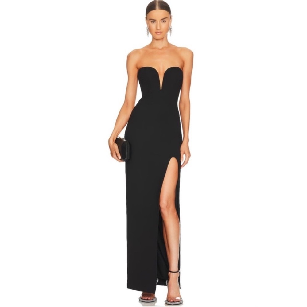 Nicholas Deep V Sweetheart Strapless
Gown in Black NWT
